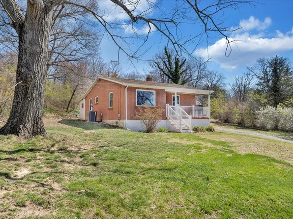 4385 Daugherty Rd, Salem, VA 24153