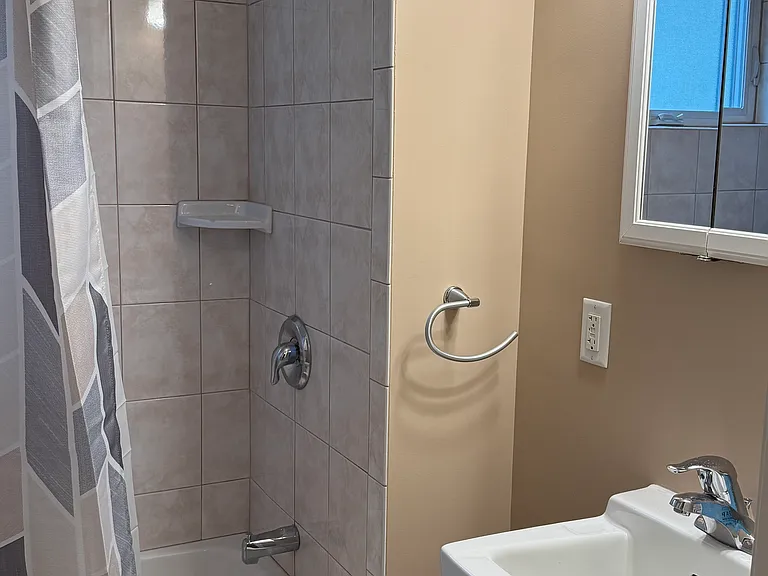 82 Webster St #82 — Photo 7