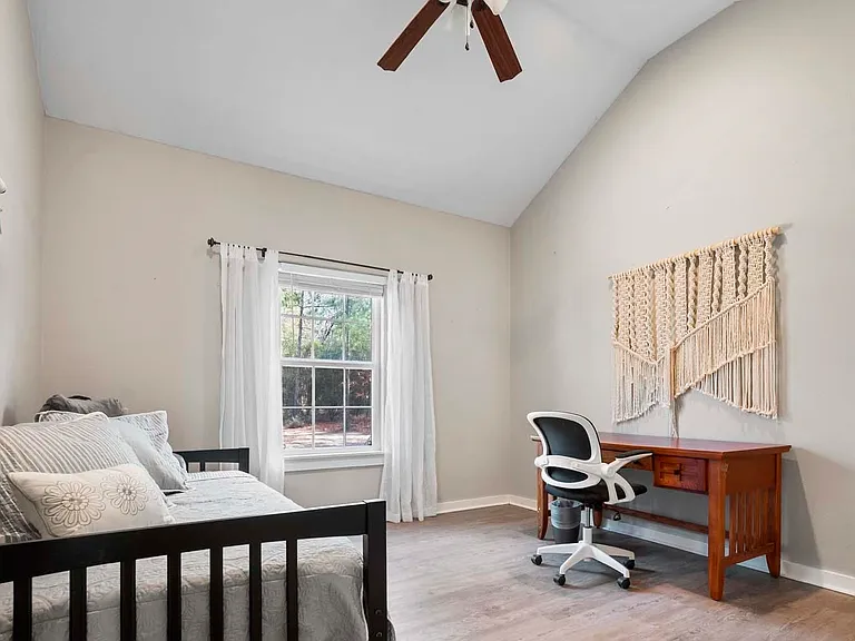 141 Arroyo Ln — Photo 11