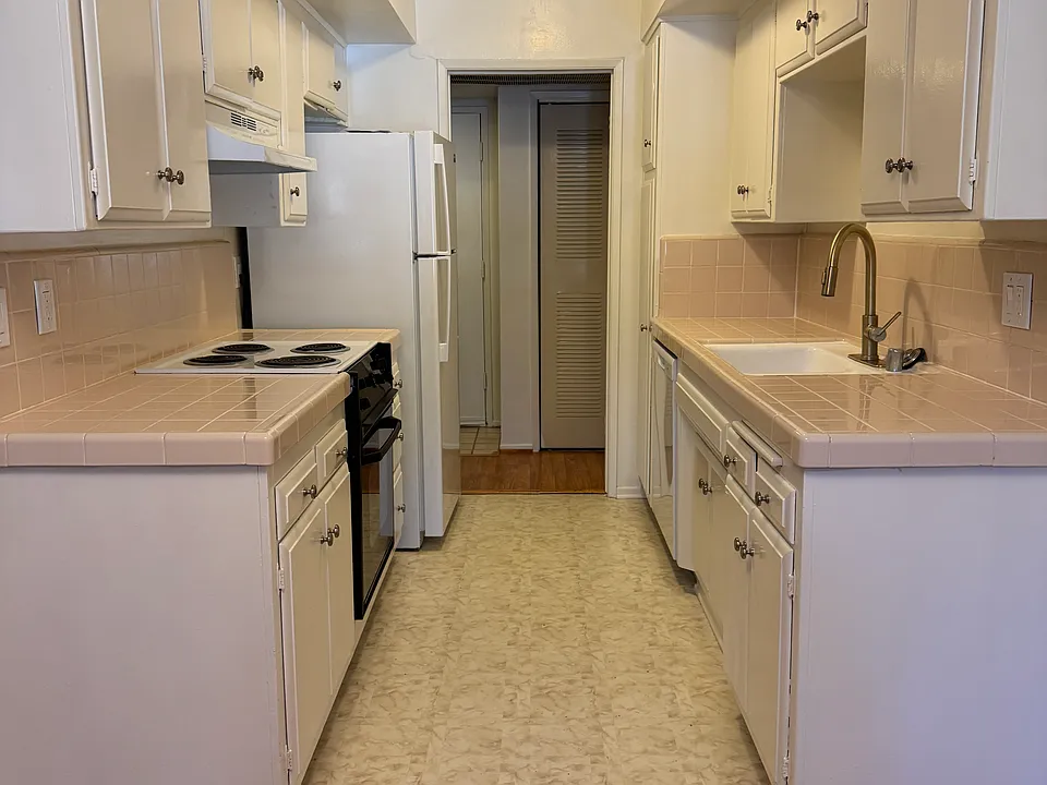 1815 Meridian Apartments