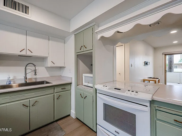 6824 E 2nd St #206 — Photo 11