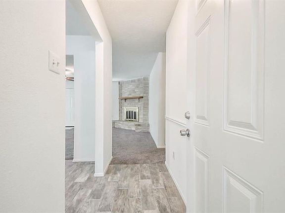 3rd image of 10022 Peachridge Dr