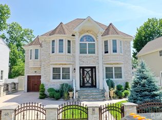 93 Garden Ter, Edison, NJ 08817