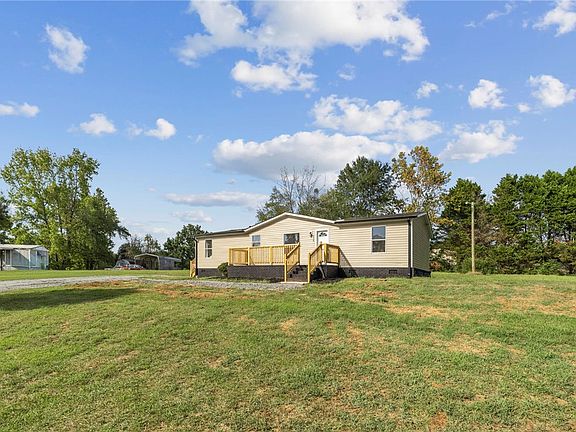 2nd image of 116 Lynchburg Cir