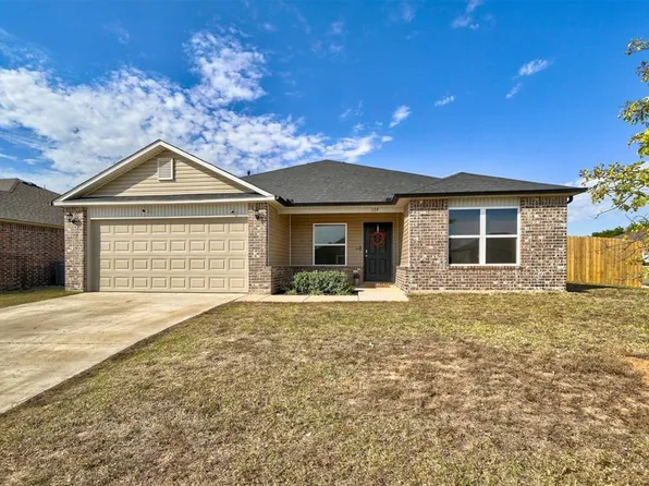 139 Waterside Dr, Newcastle, OK 73065