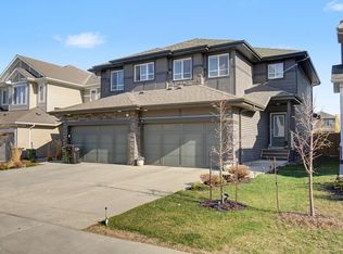 4018 Kinsella Way SW, Edmonton, AB T6W4J5