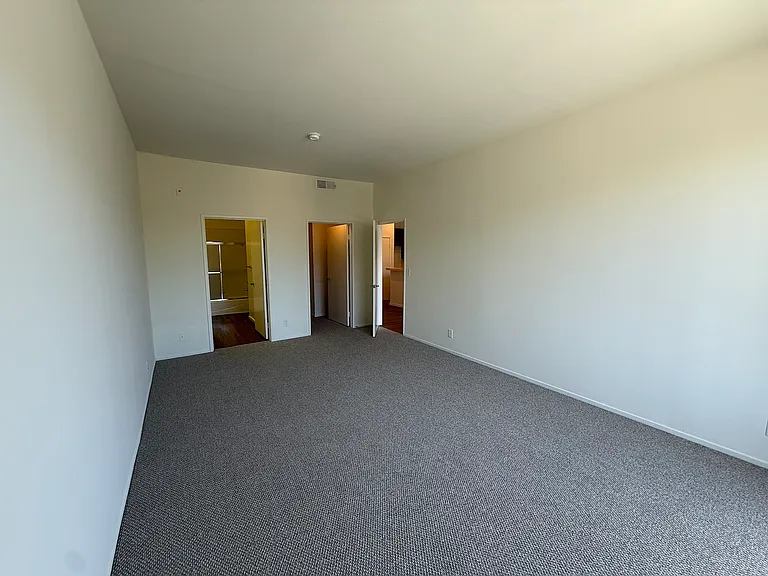 3400 Pacific Ave #201 — Photo 12