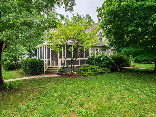 511 N Chestnut St, Le Roy, IL 61752