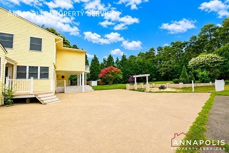 7809 Locust Wood Rd — Photo 38