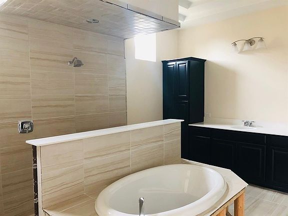 3rd image of 6310 Sunstone Falls Ln
