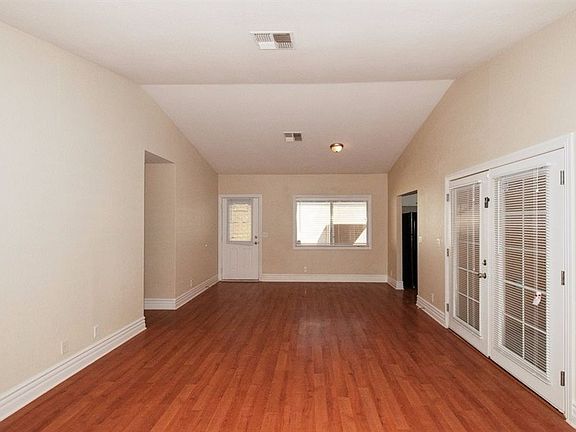 3rd image of 7159 Topeka Dr
