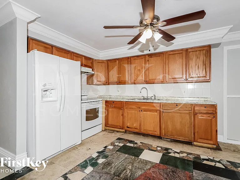 410 NE 26th Ave — Photo 6