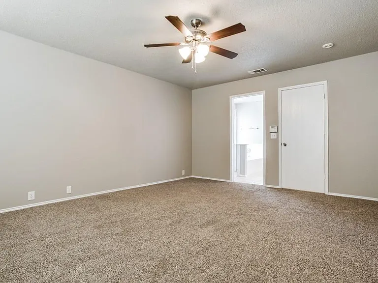 2405 Tailburton Ct — Photo 17