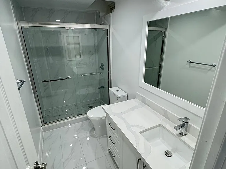 933 Red Deer Ave — Photo 8