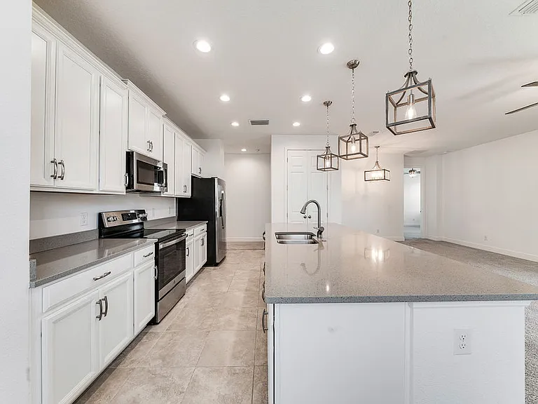 4921 Olivia Ct — Photo 8