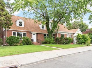 6 Central Ct, Valley Stream, NY 11580