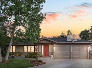 1480 Montclaire Pl, Los Altos, CA 94024