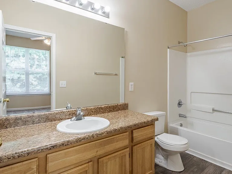 Falls Creek Apartments and Townhomes — Photo 8