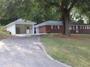 215 Victory Dr, Calhoun, GA 30701