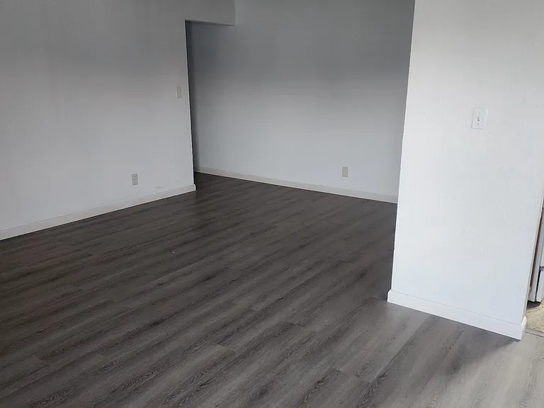 2928 Peachtree Dr #4 — Photo 3