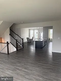 3 bed, 5.0 bath, 2700 sqft, $3,500 — Photo 4