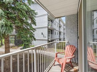 5601 SW Dalton Dr NW #202C, Calgary, AB T3A 2E2