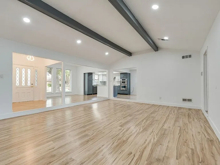 7124 Teresita Trl — Photo 11