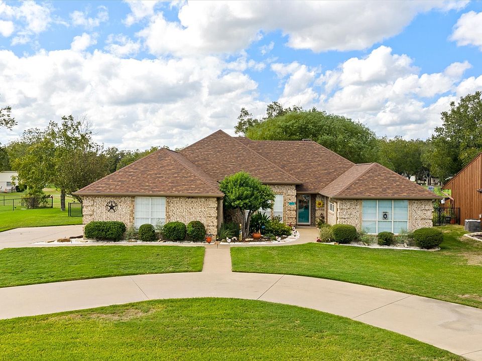 1st image of 9004 Woodlawn Dr