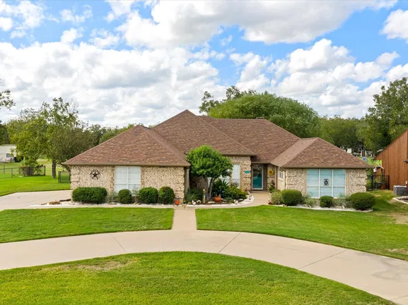 9004 Woodlawn Dr, Granbury, TX 76049
