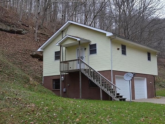 2nd image of 1860 Palm Dr