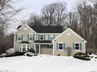 25 Old Nott Farm Rd, Rexford, NY 12148