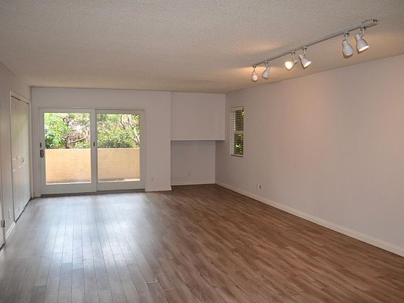 5th image of 6151 Canterbury Dr Unit 101