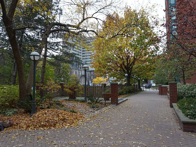 95 Prince Arthur Ave #327 — Photo 23