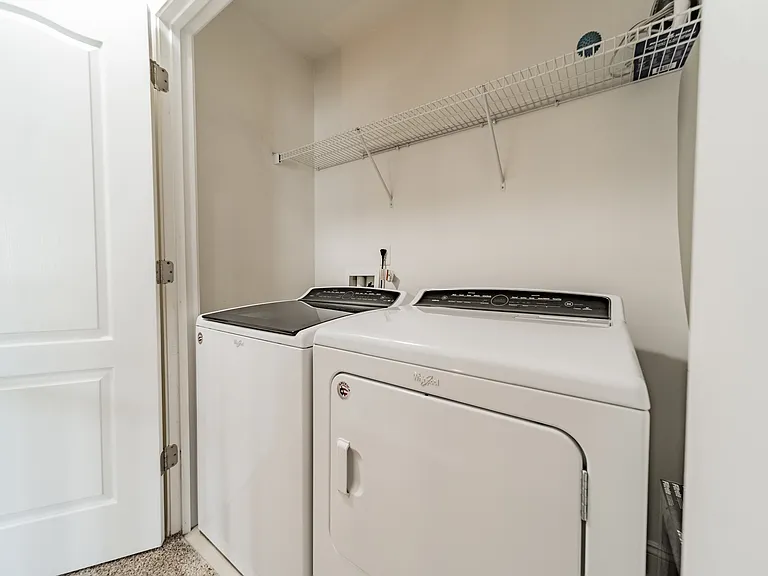 419 Hurston Cir — Photo 13