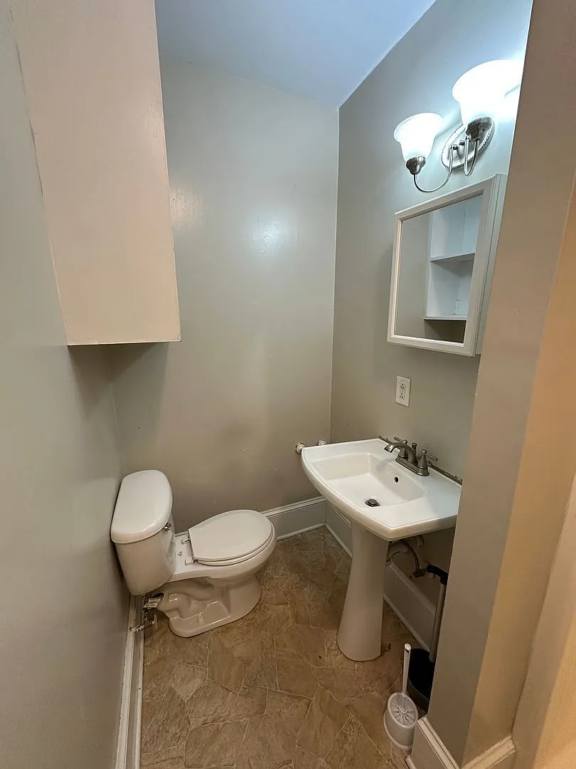 1 bed, 1.0 bath, 595 sqft, $975 — Photo 4