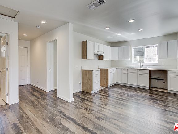5th image of 642 N La Fayette Park Pl