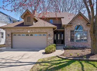 135 N Main St, Lombard, IL 60148