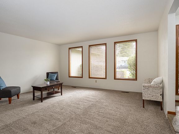 2nd image of 540 Golf View Dr