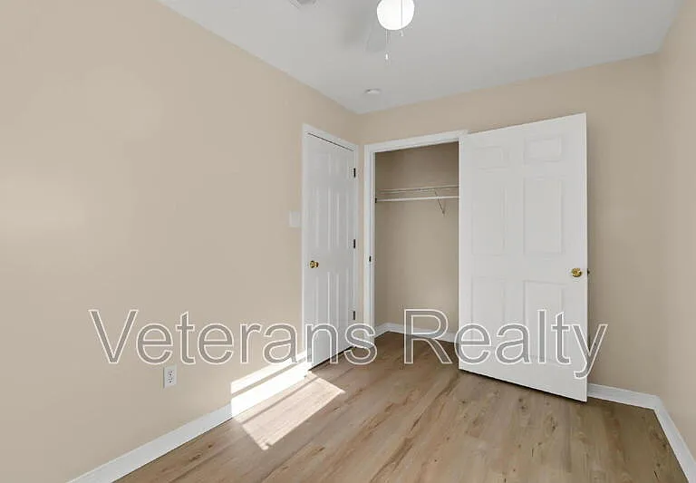 1285 Kensington Dr — Photo 10