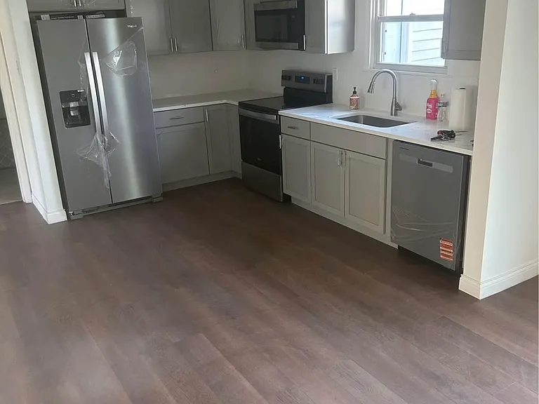 904 Victory Dr — Photo 2