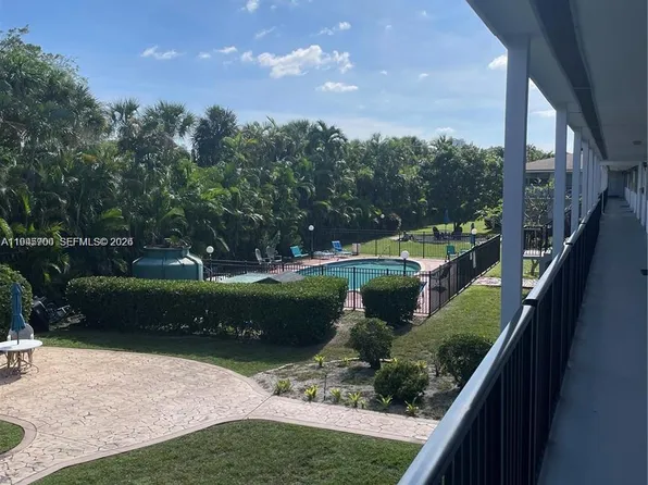 1431 S 14th Ave APT 107, Hollywood, FL 33020