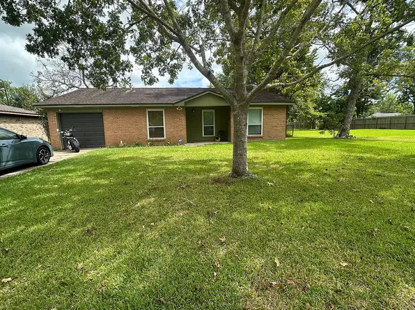 718 Hollyhock St, Richwood, TX 77531
