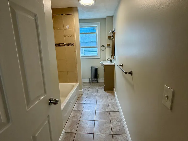 1032 Hope St — Photo 12