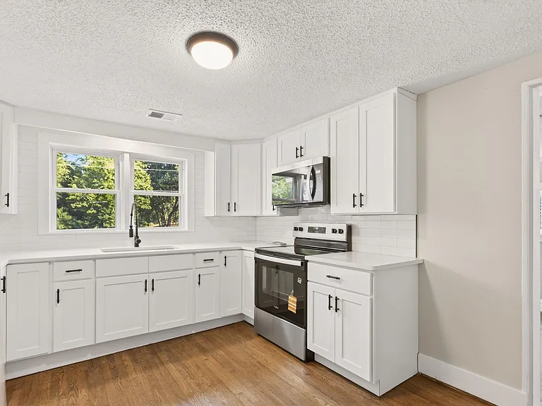 611 Holston Creek Church Rd — Photo 26
