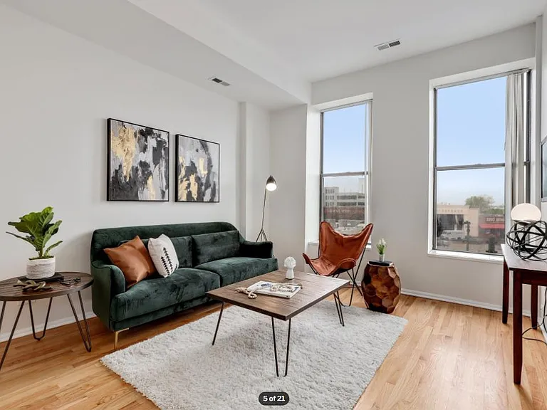 1701 N Sheffield Ave — Photo 4