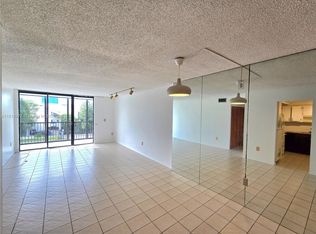 2500 NE 135th St #B208, North Miami, FL 33181