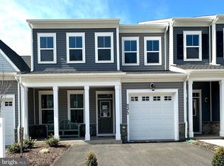 9372 Crestview Ridge Dr, Bristow, VA 20136