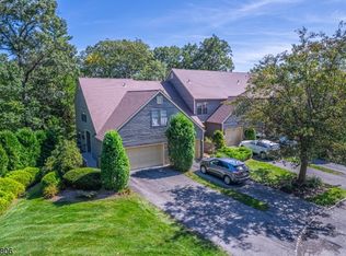 44 Manchester Ln APT A, West Milford, NJ 07480