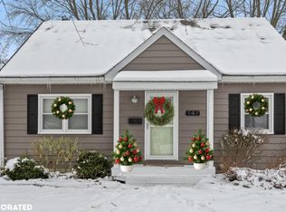 147 Gaylord Dr, Rockford, MI 49341