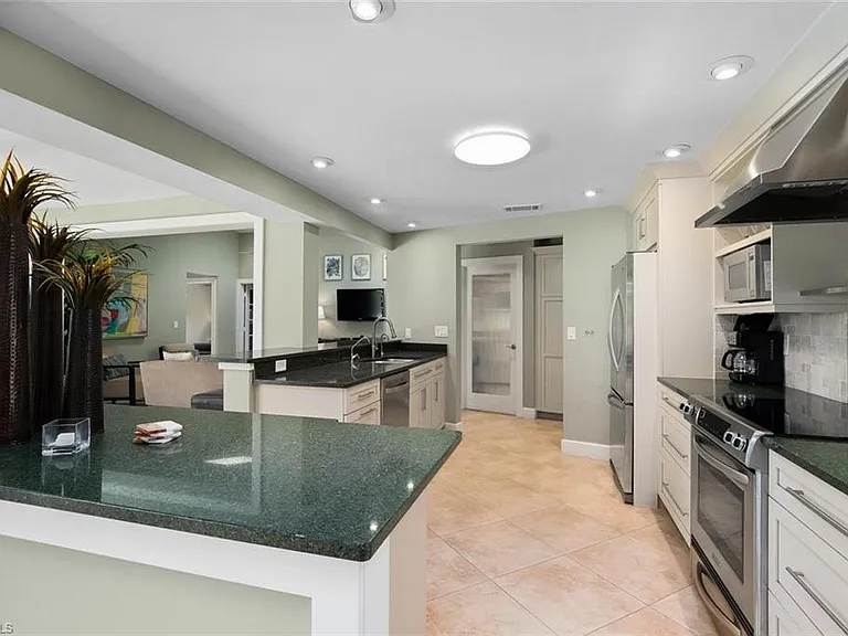 9977 Treasure Cay Ln — Photo 5